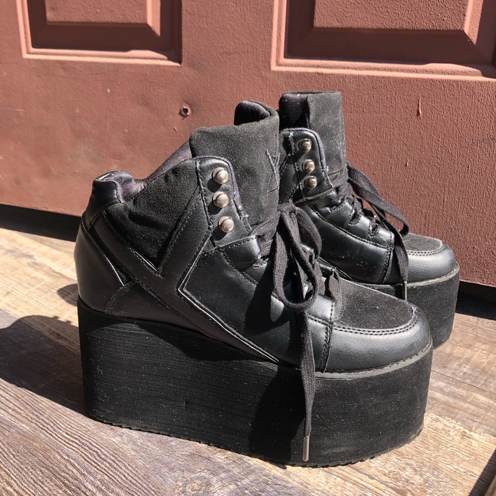 YRU Black Qozmo Platforms Size 8